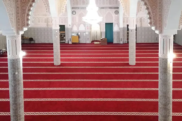 Red Mosque Carpet Install in Dubai