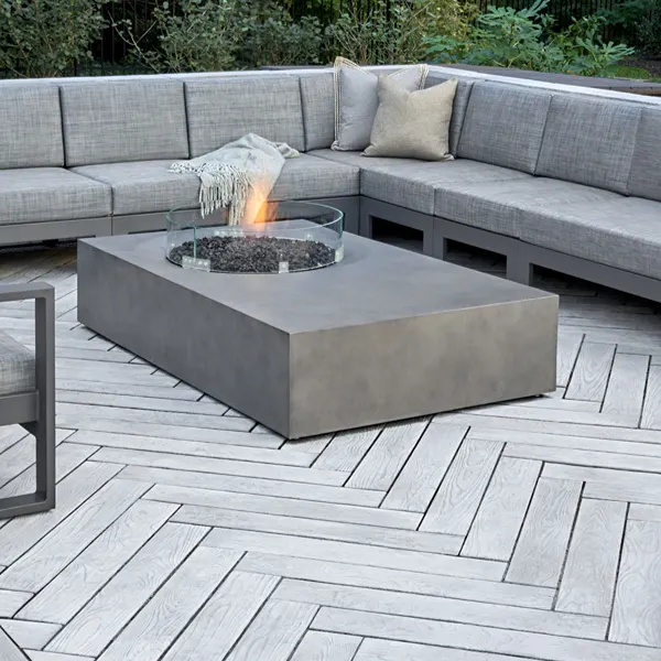 Outdoor decking tiles