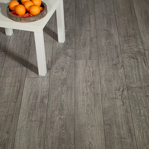 Cornwall Oak Palace 12mm Dark Laminate Flooring